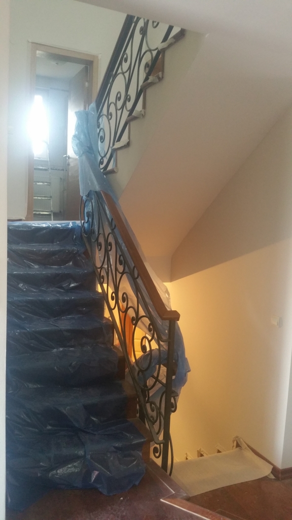 
	ferforje özel tasarım merdiven korkulugu
